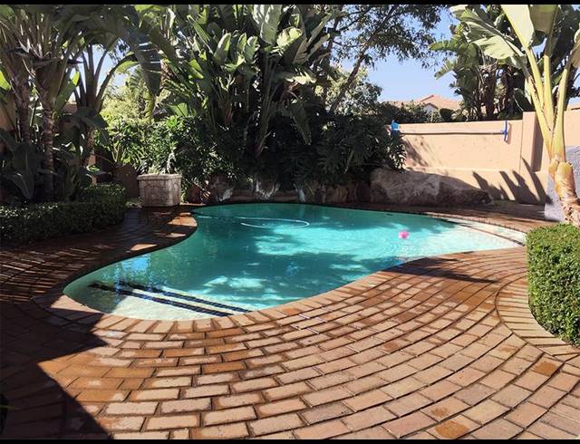 1 BEDROOM APARTMENT FOR SALE IN PINESLOPES